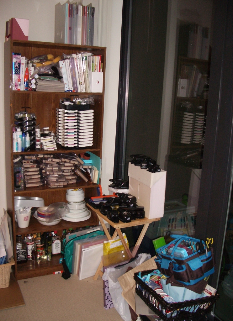 messy_bookcase